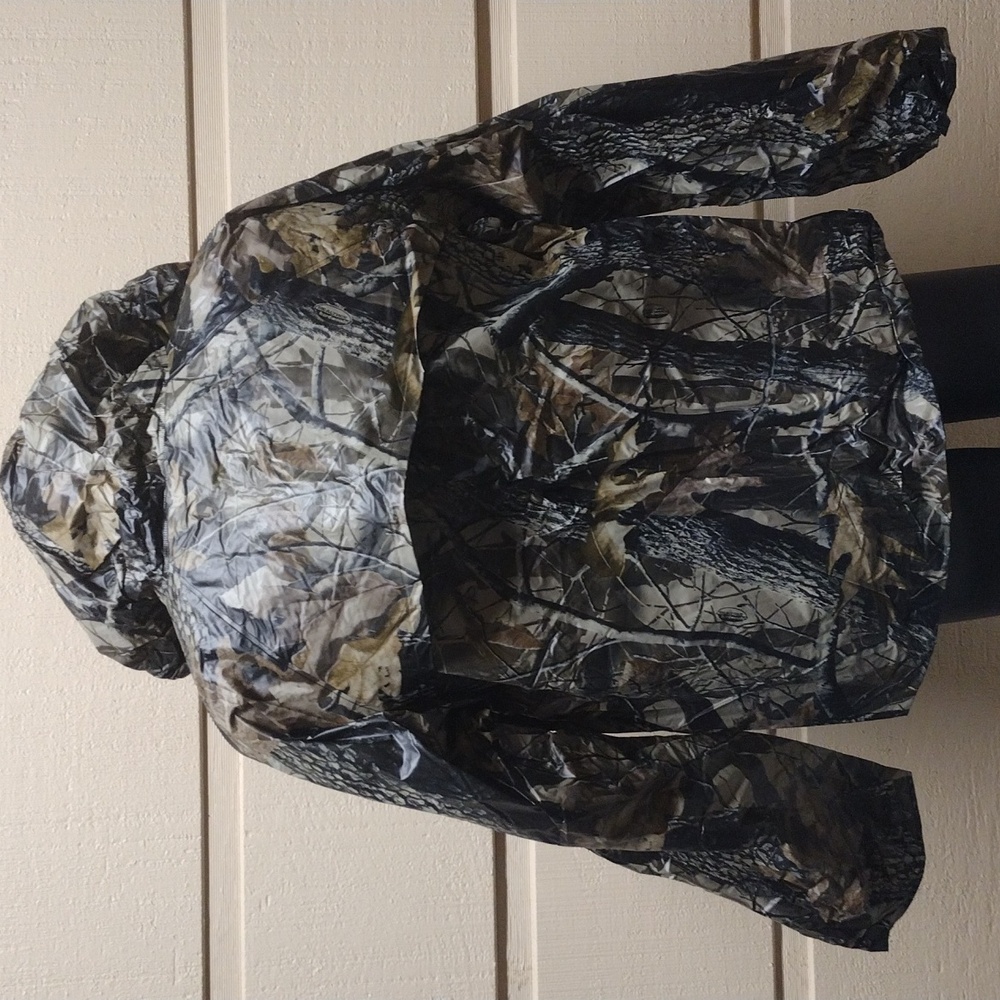 2 Pc Realtree Camouflage Rain Suit M/L - Picture 8 of 9